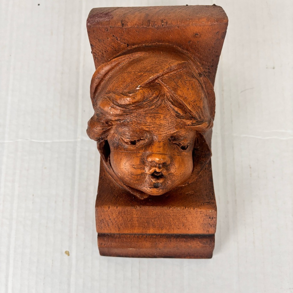 Vintage cherub face/child plaster wall sconce